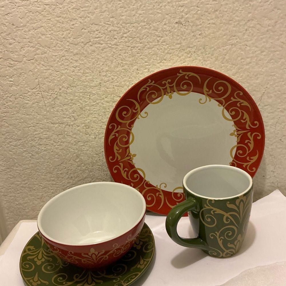 Gold Scroll by Noble Excellence Dinnerware 4 Piece Set Red Green Dinnerware Set